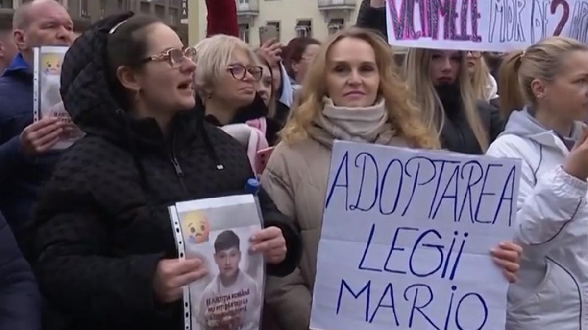 protest la timisoara dupa crima care a socat romania sute de elevi si parinti au strigat dreptate pentru mario