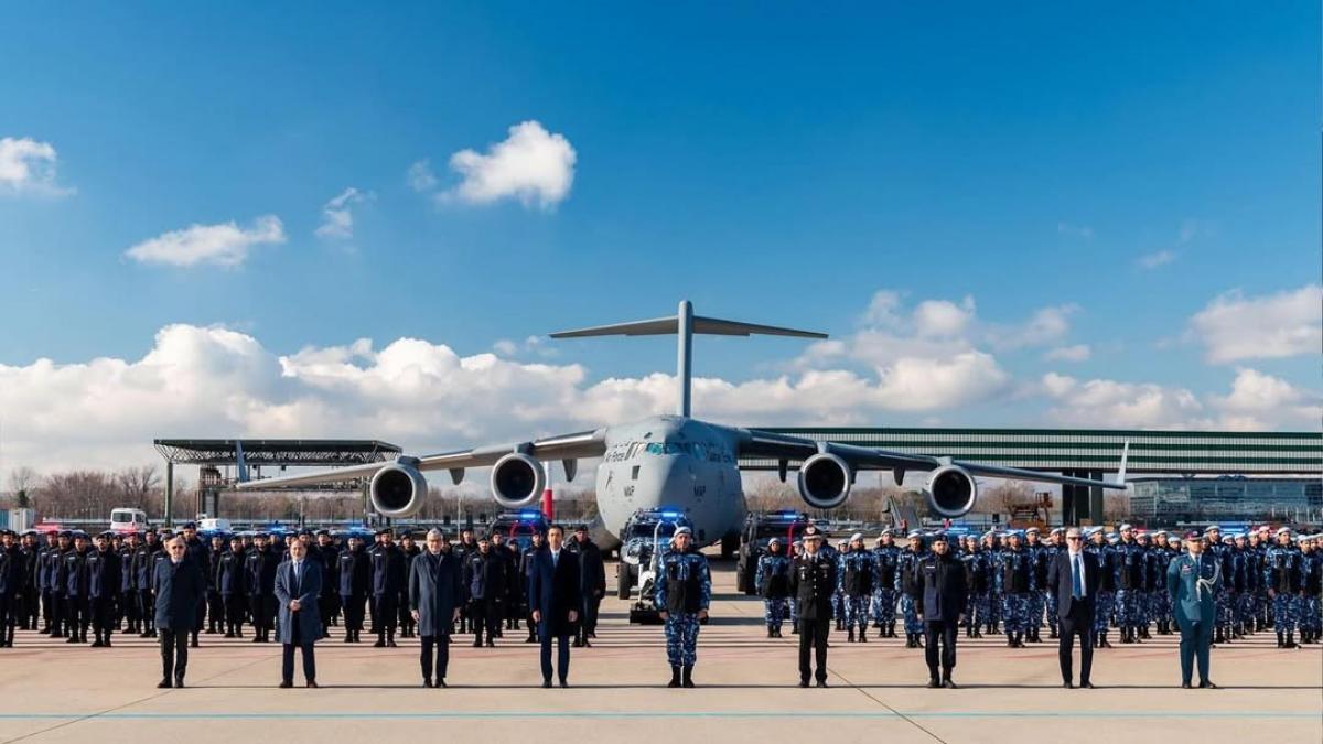 un avion militar al qatarului care aducea forte de securitate pentru olimpiada a lovit un turn de iluminat pe aeroportul din milano