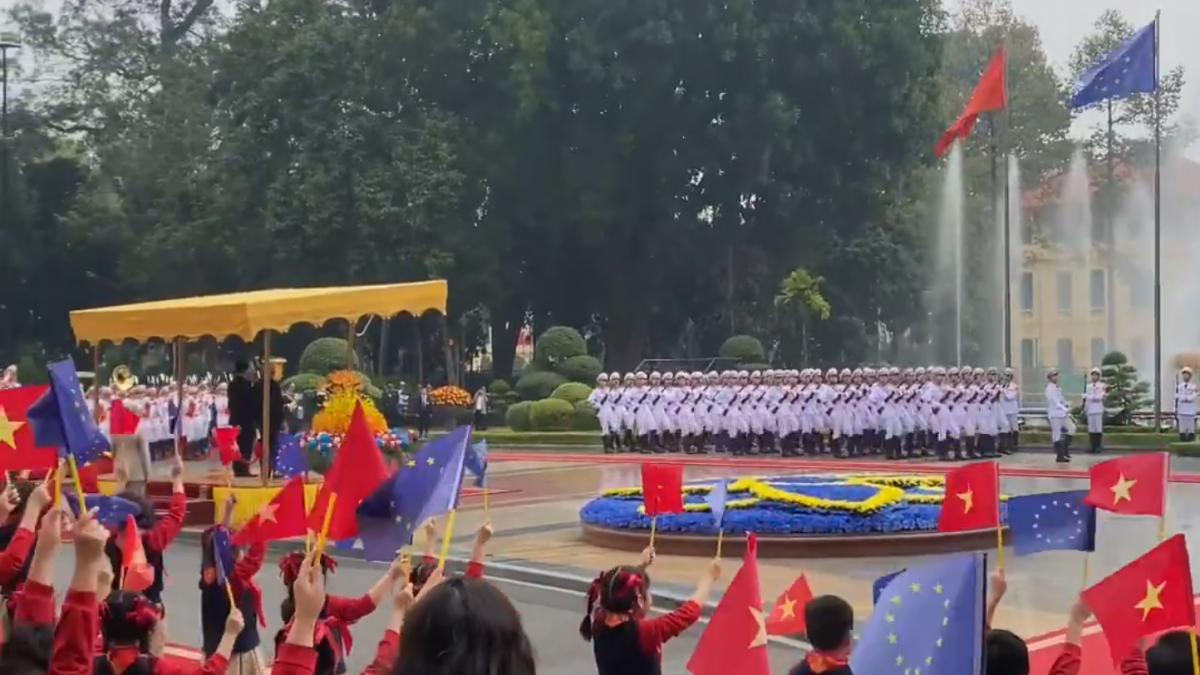 paradă la Hanoi