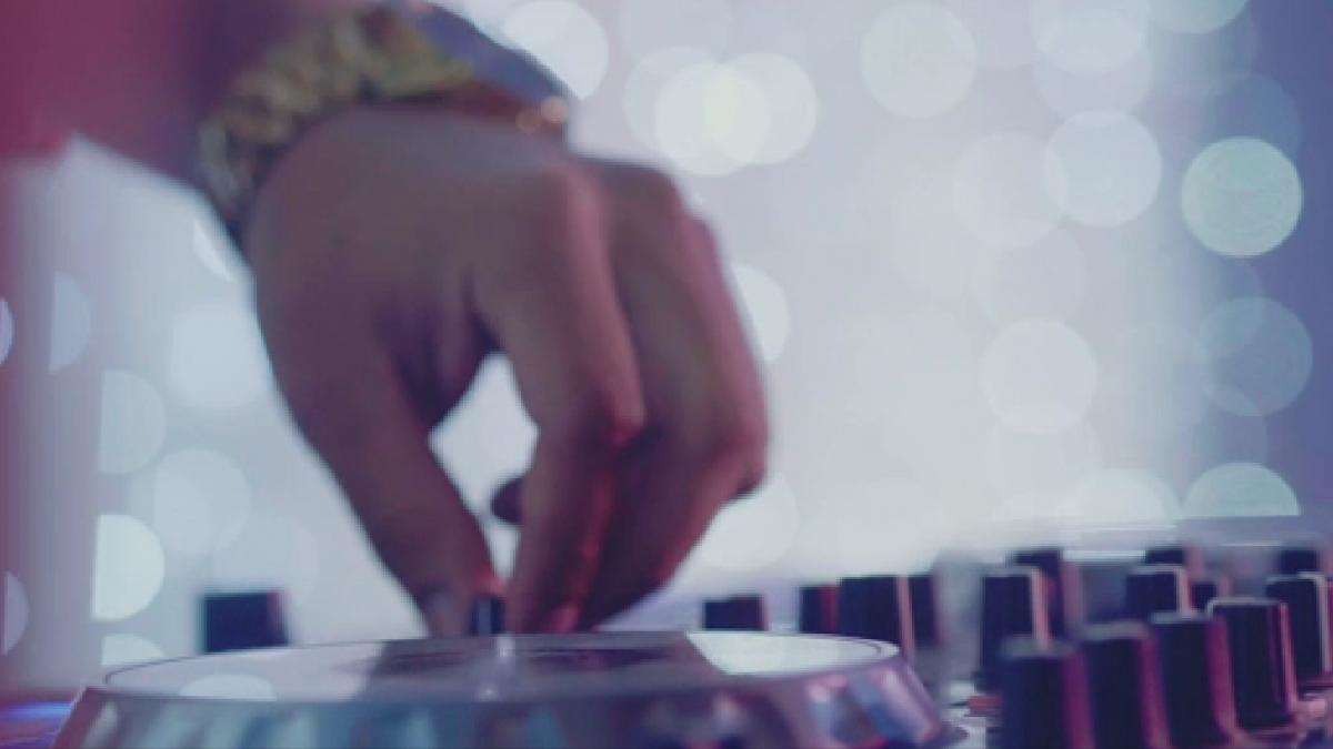 florin romanul care a colaborat cu armin van buuren si david guetta cei care i au consolidat standardele de productie muzicala