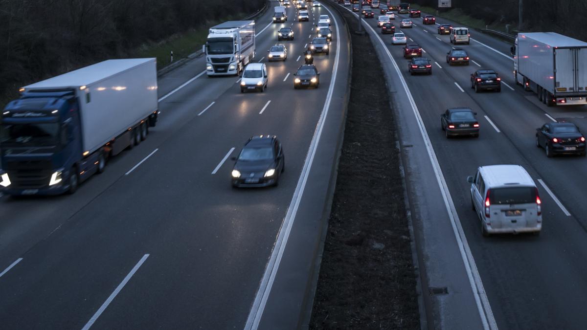 guvernul anunta noi reguli in domeniul transporturilor rutiere
