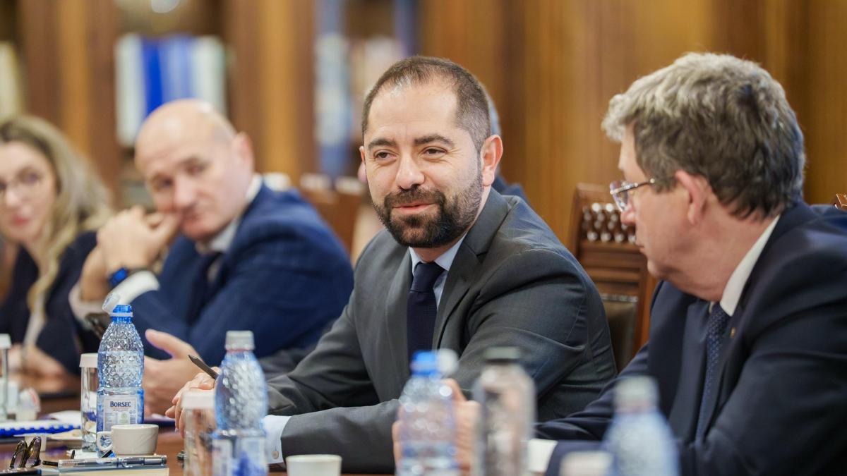 intalnire la cotroceni cu organizatii si sindicate burnete incercam sa intelegem cat mai bine nevoile cetatenilor si companiilor