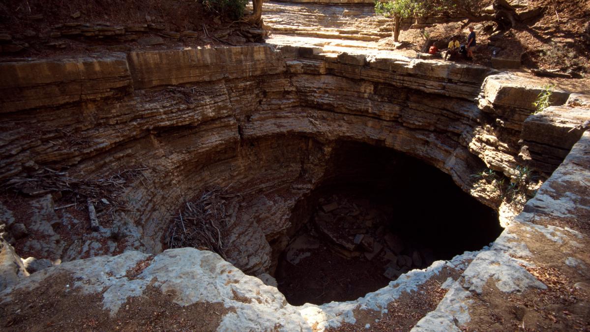 investitorii se intorc in madagascar dupa ridicarea interdictiei de 16 ani asupra exploatarii miniere aurul ramane o exceptie