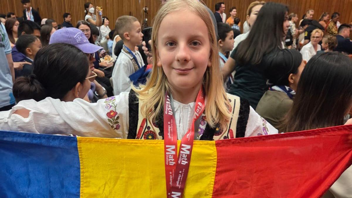 un elev din caracal a luat aurul la un concurs international de matematica in thailanda in 2025 a fost de asemenea dublu medaliat