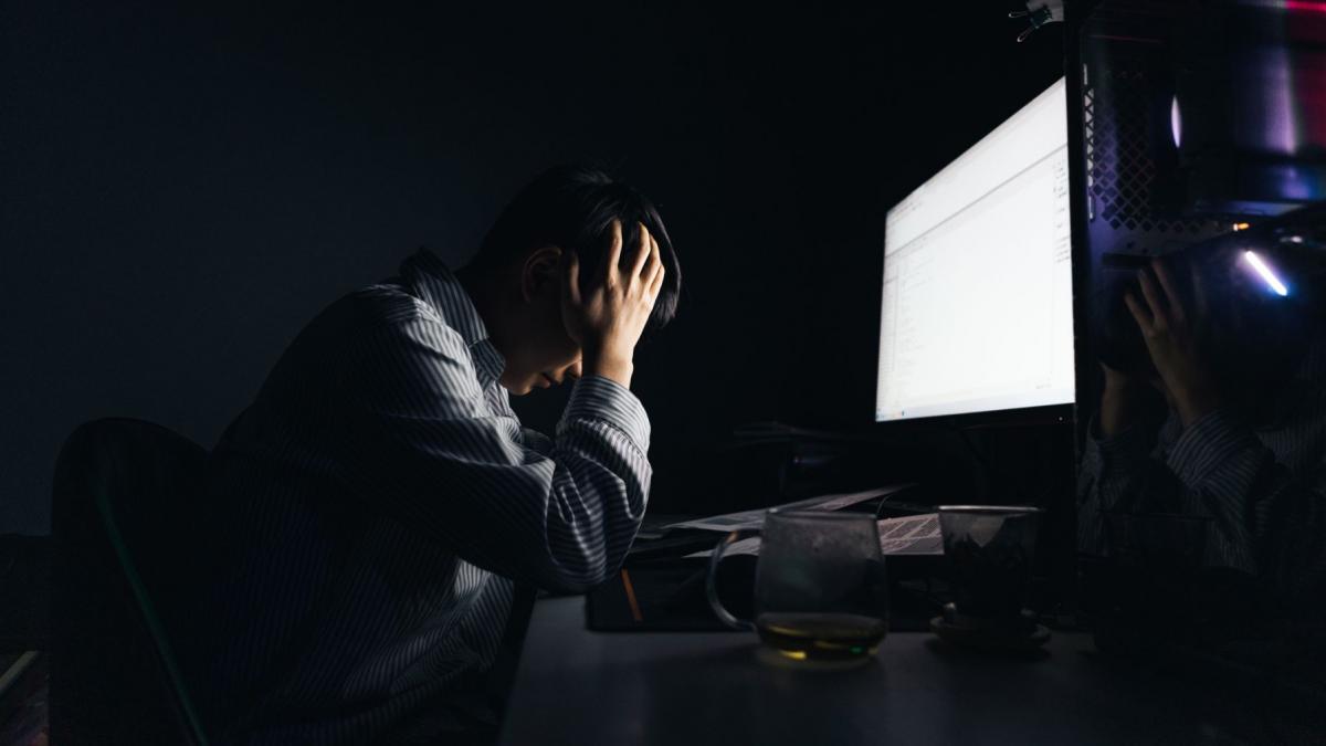 un tanar de 32 de ani a murit din cauza epuizarii severe primea sarcini de serviciu chiar si pe patul de spital