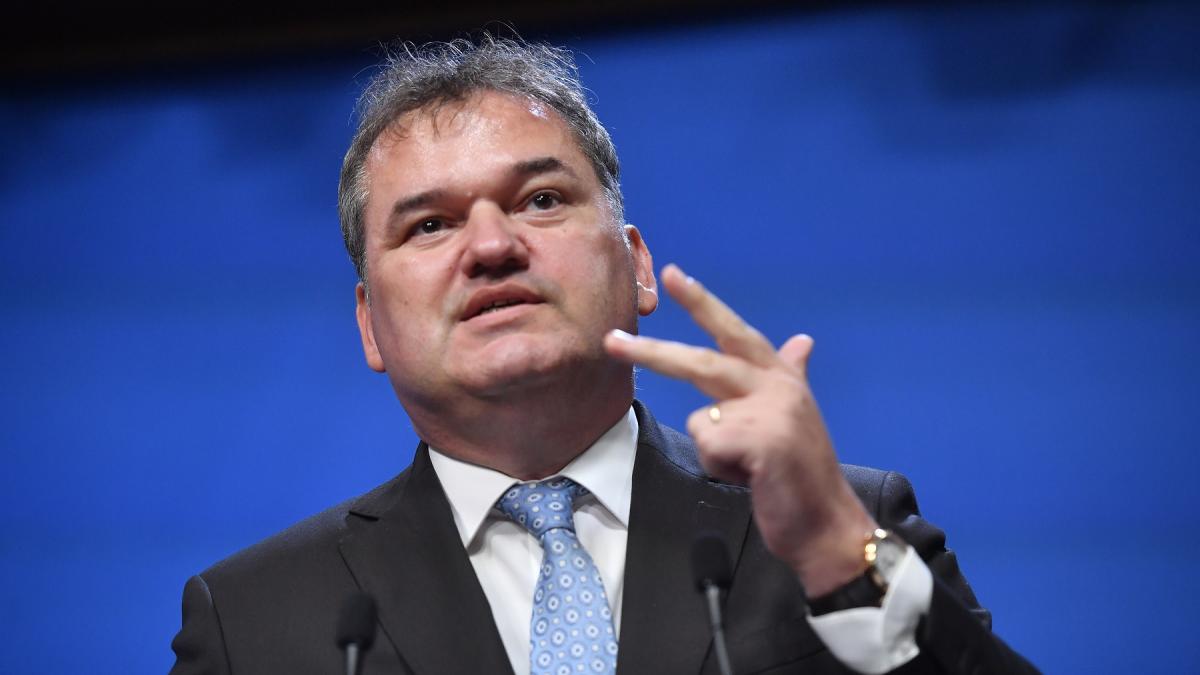 poza in care apare Cseke Attila - agerpres_18515302