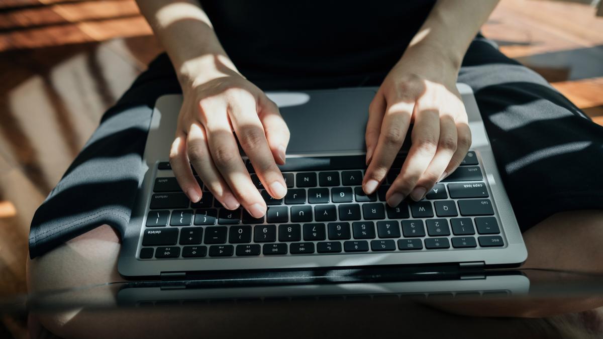 diicot ancheteaza cazul femeii inselate cu 2 5 milioane de dolari de un escroc care pretindea ca e printul mostenitor al dubaiului