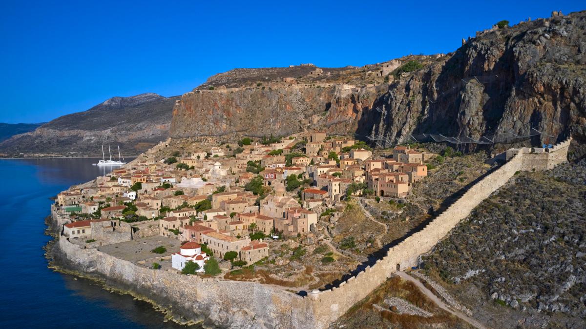 una dintre cele mai distincte genetic populatii europene cu radacini in epoca bronzului a fost gasita intr o zona izolata a greciei