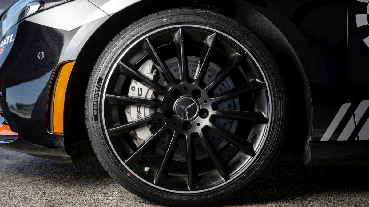 janta si anvelopa masina