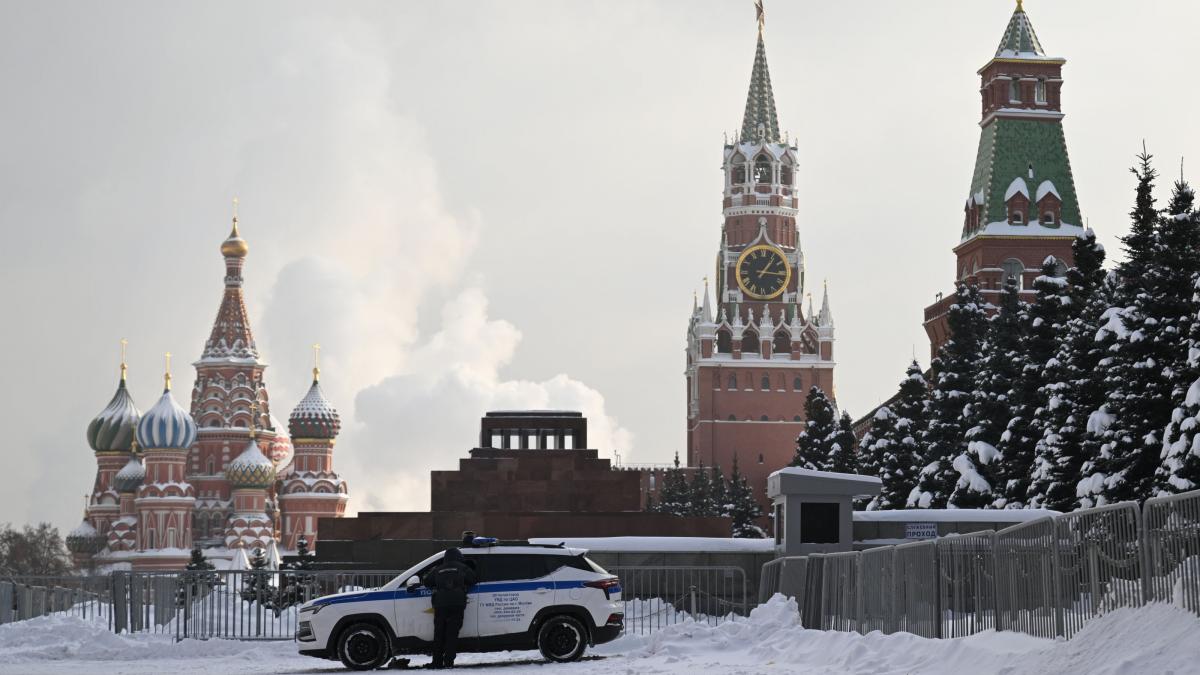 o femeie care a amenintat ca va incendia mumia lui lenin a fost condamnata la patru ani de inchisoare