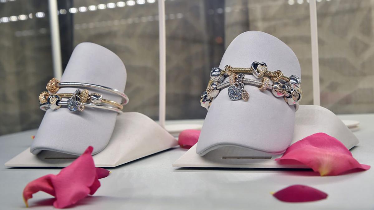 bratari pandora accesorii bijuterii vitrina