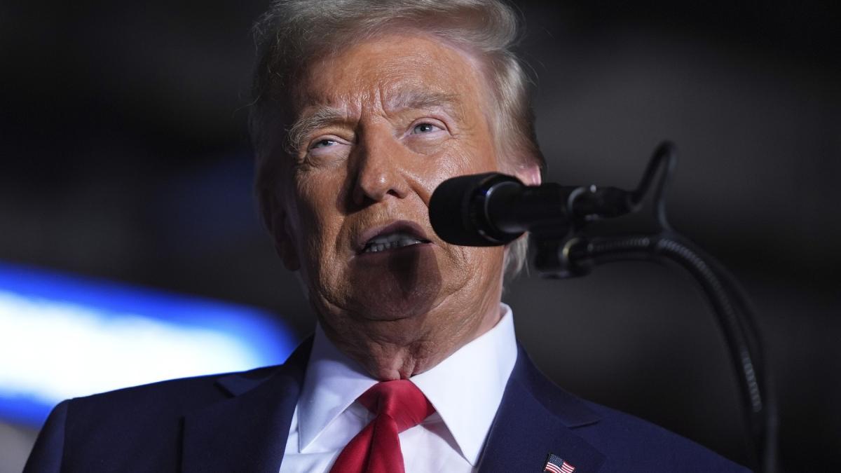 trump a provocat un nou scandal urias dupa ce a publicat un video rasist in care barack si michelle obama sunt infatisati ca maimute