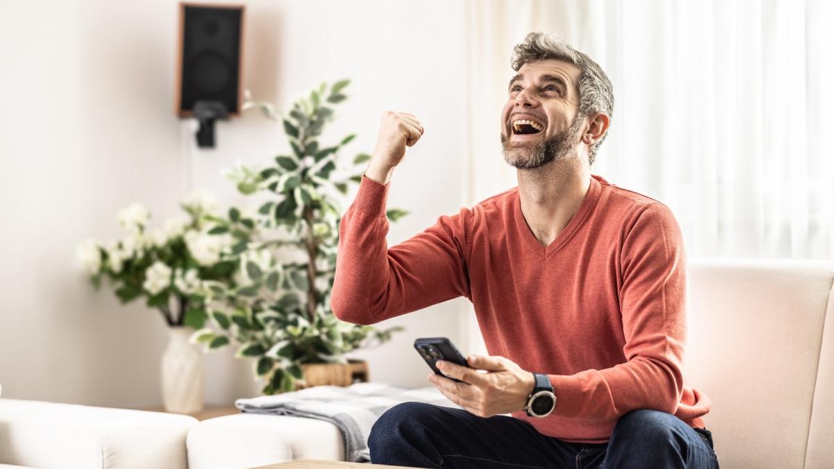 un francez a devenit milionar dupa ce a castigat la trei lozuri intr o singura zi dupa socul initial bucuria a fost imensa