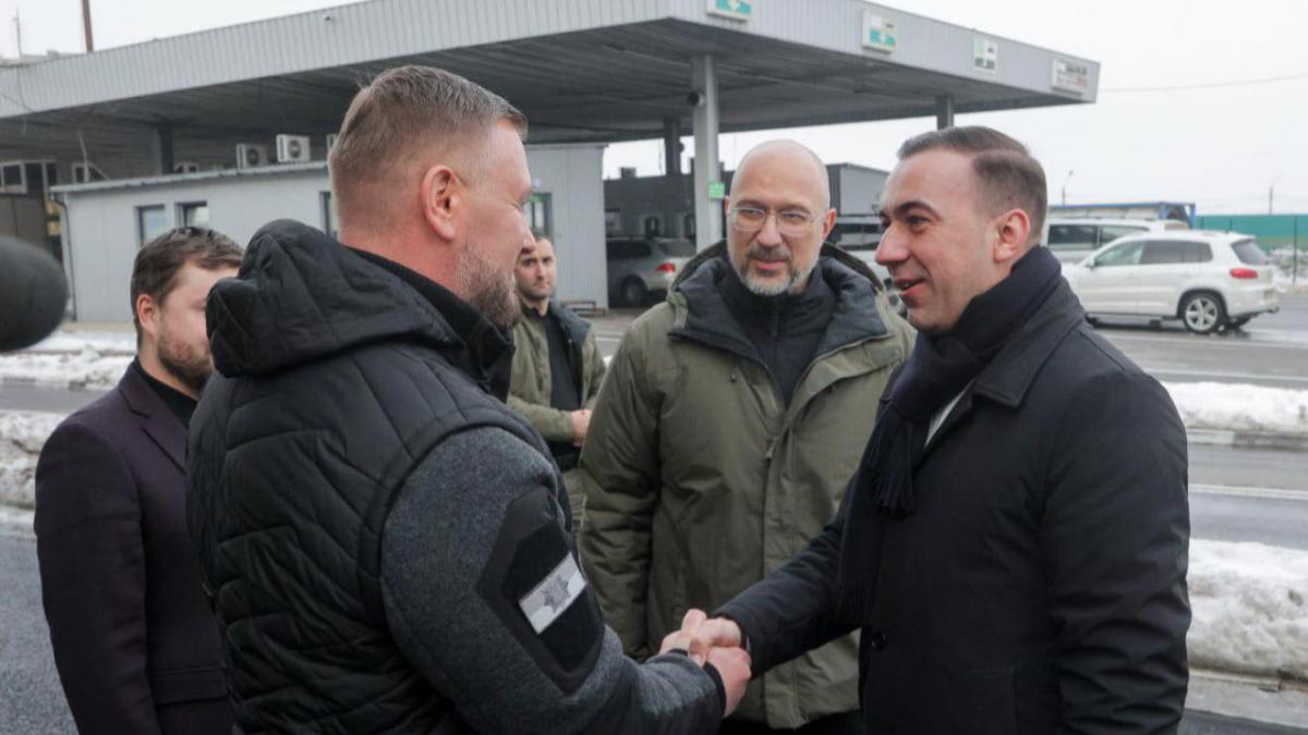 bogdan ivan la granita cu ucraina romania ajuta cu infrastructura care functioneaza si cu atentie la propria securitate energetica