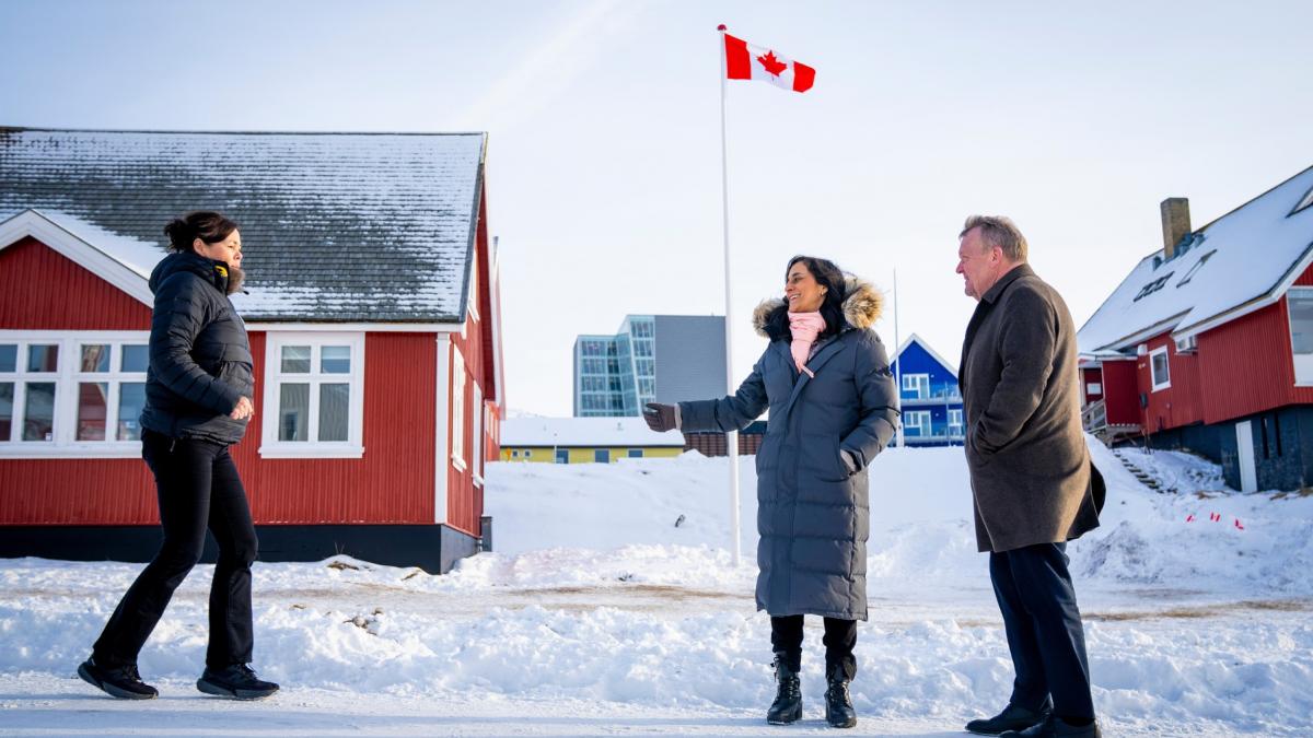 Oficiali canadieni în Groenlanda