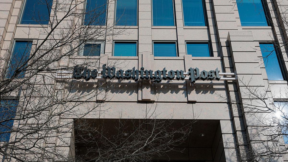 directorul general al washington post a demisionat brusc la cateva zile dupa concedierile masive