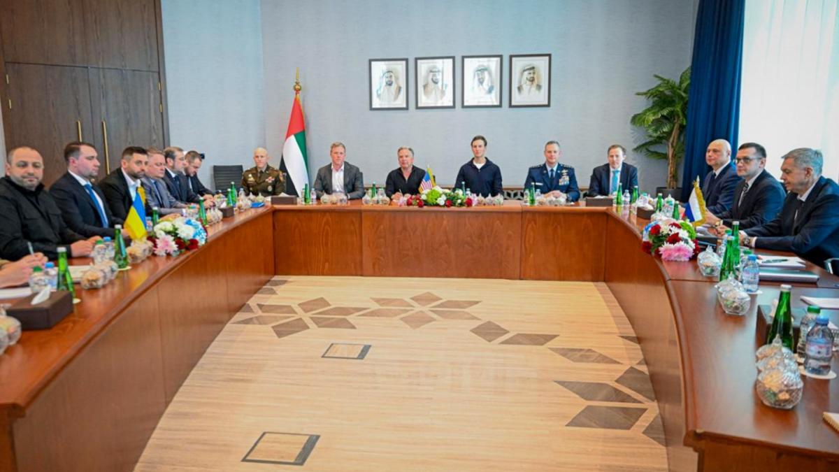 delegațiile rusă și ucraineană la discuțiile de pace din Abu Dhabi, 2026
