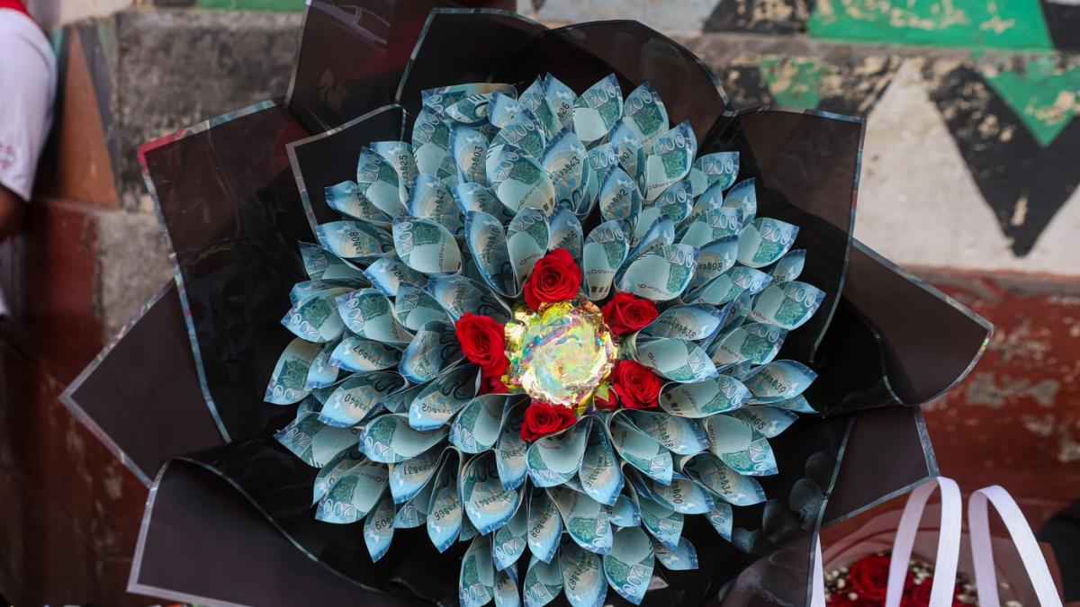 tara in care poti sa ajungi la inchisoare daca oferi buchete din bani populatia a primit avertisment oficial inainte de valentine s