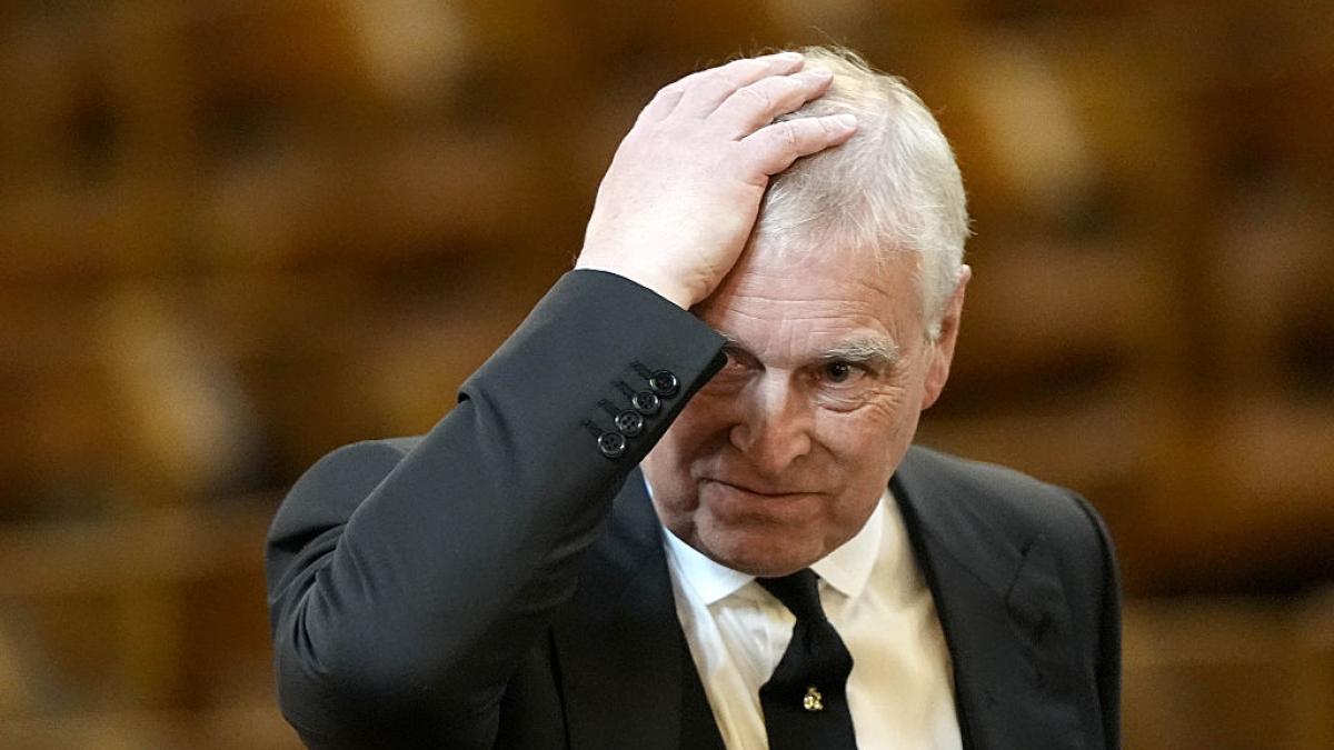 regele charles pregatit sa sprijine politia in cazul noilor acuzatii ce il privesc pe fostul print andrew in dosarul lui epstein
