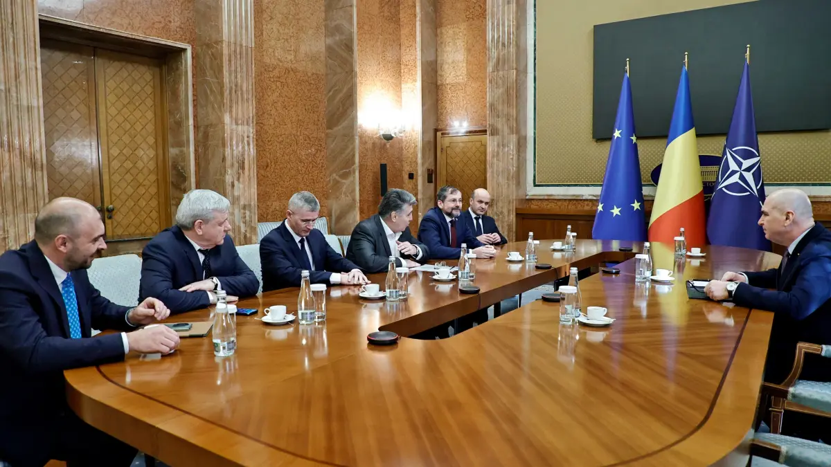 revolta fara precedent impotriva taxelor sute de primari vin la bucuresti marti greva in peste 1 300 de comune