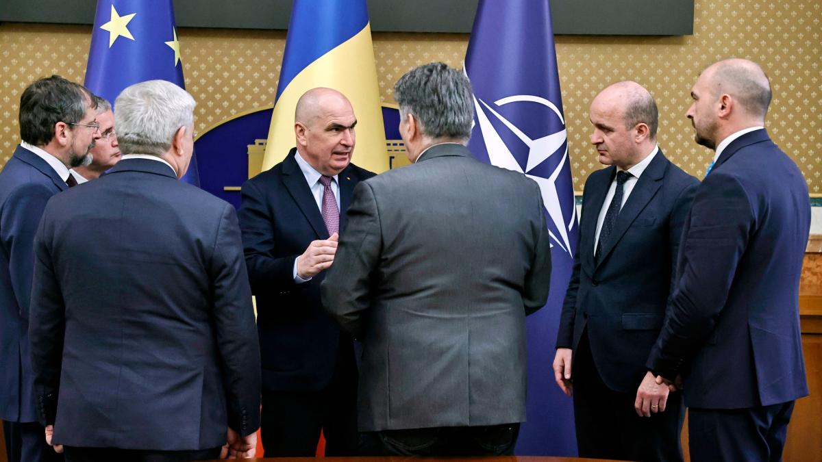 peste 1 300 de primarii intra de astazi in greva de avertisment