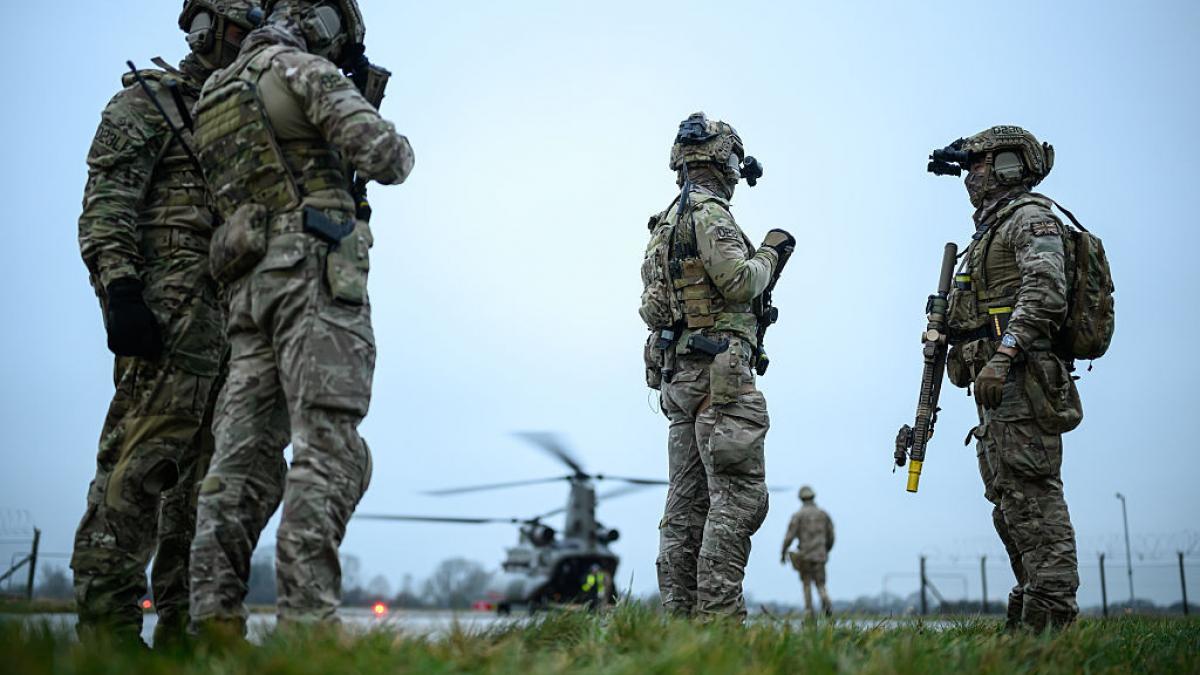 chiar pot doar 15 000 de rusi sa blocheze nato pe flancul estic mark rutte promite o reactie devastatoare a aliantei