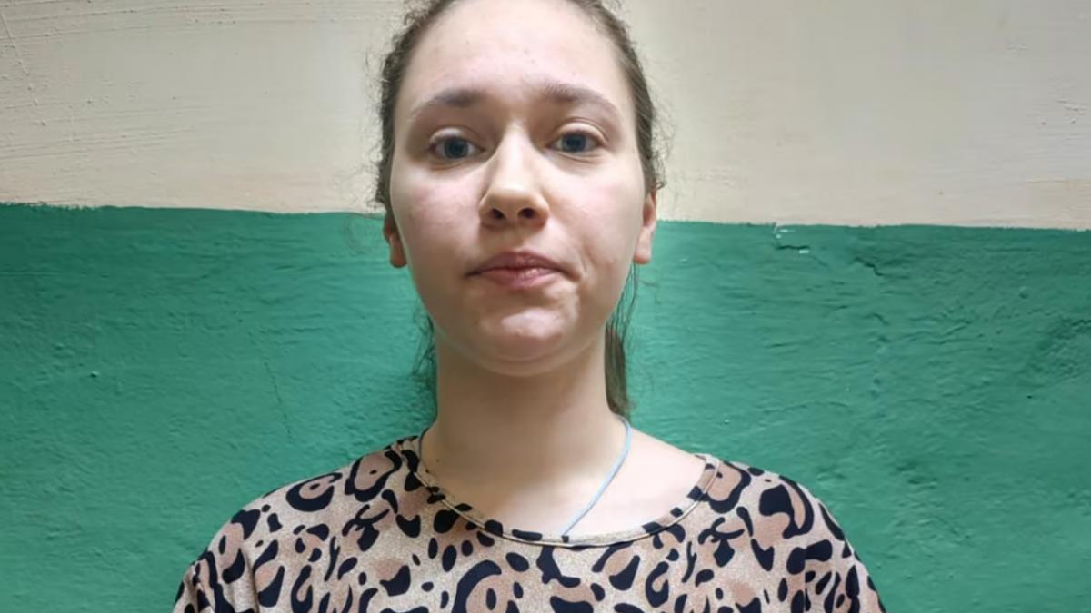 fiica de 19 ani a unui preot din ucraina s a indragostit de un agent fsb pe telegram si a spionat pentru el din biserica tatalui ei