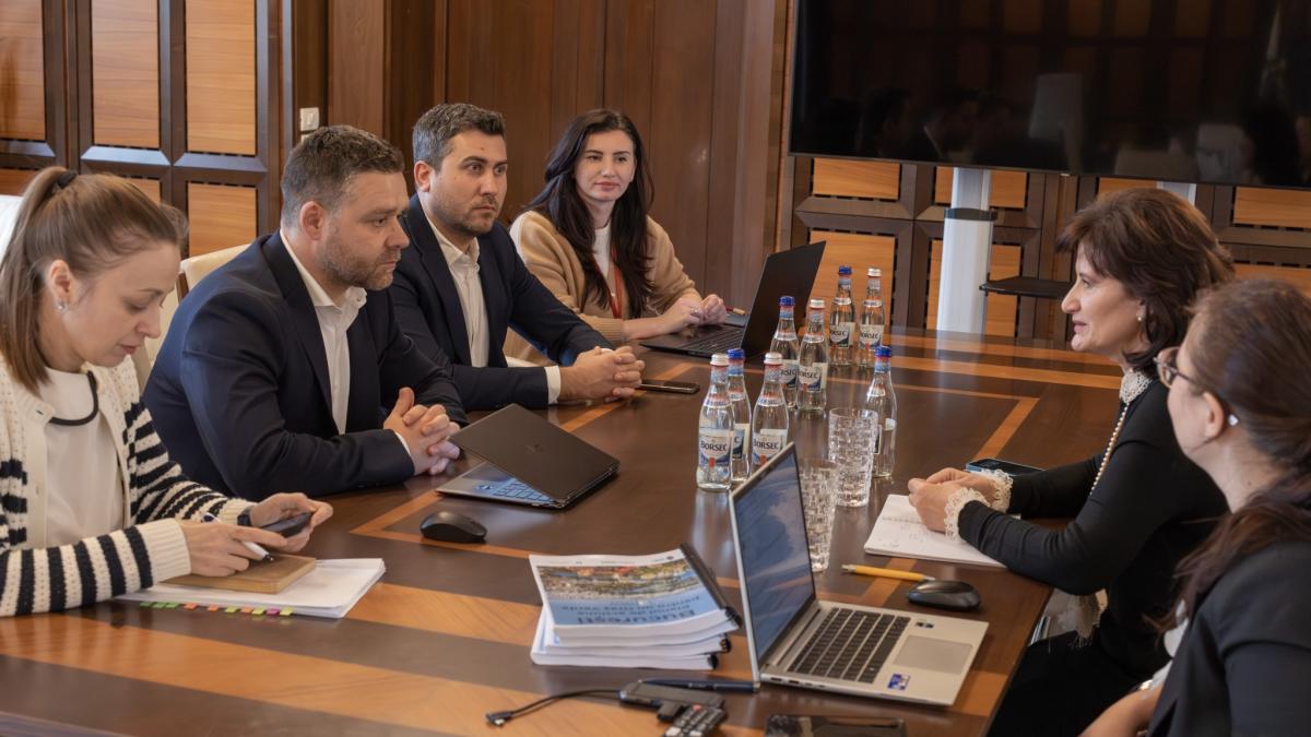 ciprian ciucu primarul bucurestiului si reprezentantii bancii europene pentru reconstructie si dezvoltare