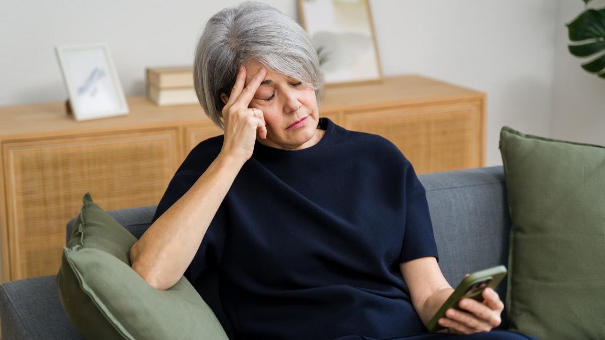 managera unei agentii de turism acuzata ca a furat 100 000 de euro de la clienti pentru a si ajuta iubitul cunoscut pe internet