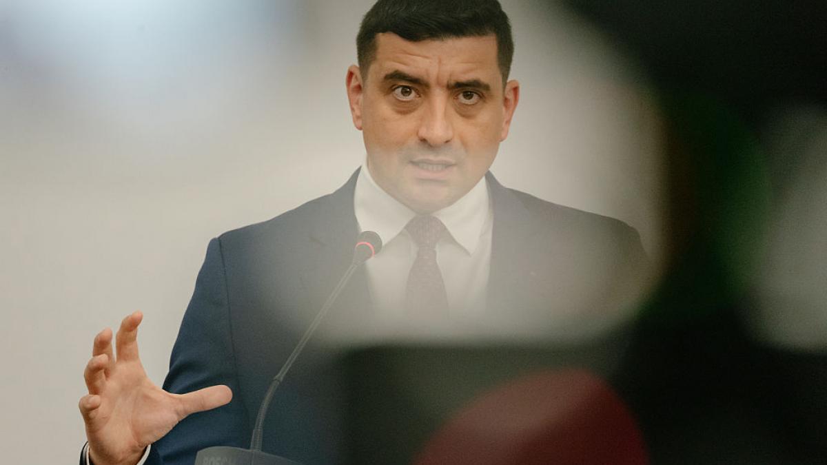 nicusor dan atac la george simion a aplaudat cand romania era scoasa din visa waiver in sua nu l a primit nimeni