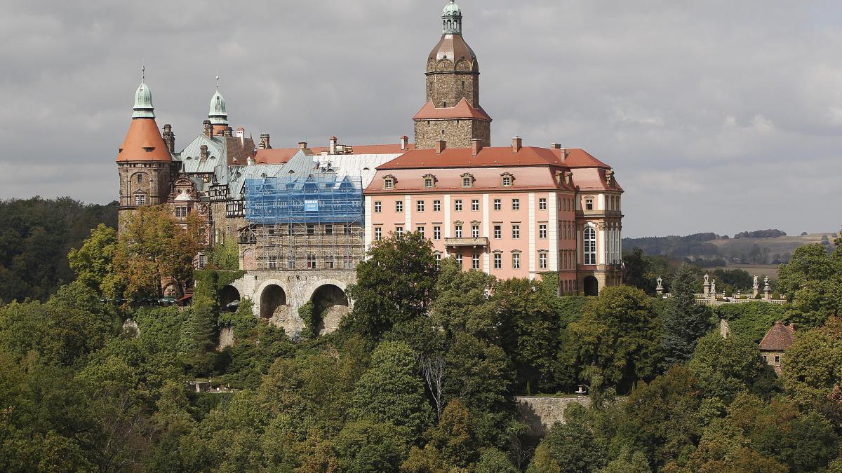 acest castel din polonia ascunde unul dintre cele mai mari si intunecate mistere ale nazistilor hitler ar fi vrut sa se mute aici