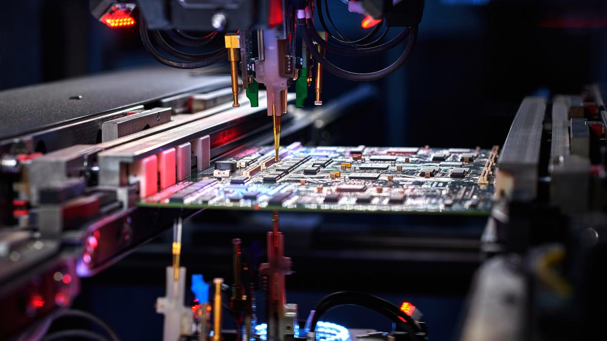 cum si a construit china propria industrie de cipuri si de ce inca nu este suficient