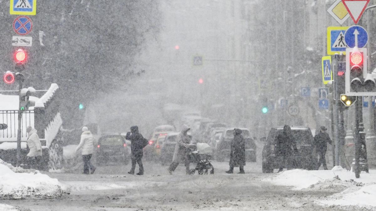 vremea se schimba radical cod galben de ninsori in 11 judete zapada va depasi 15 cm temperaturile scad brusc in toata tara