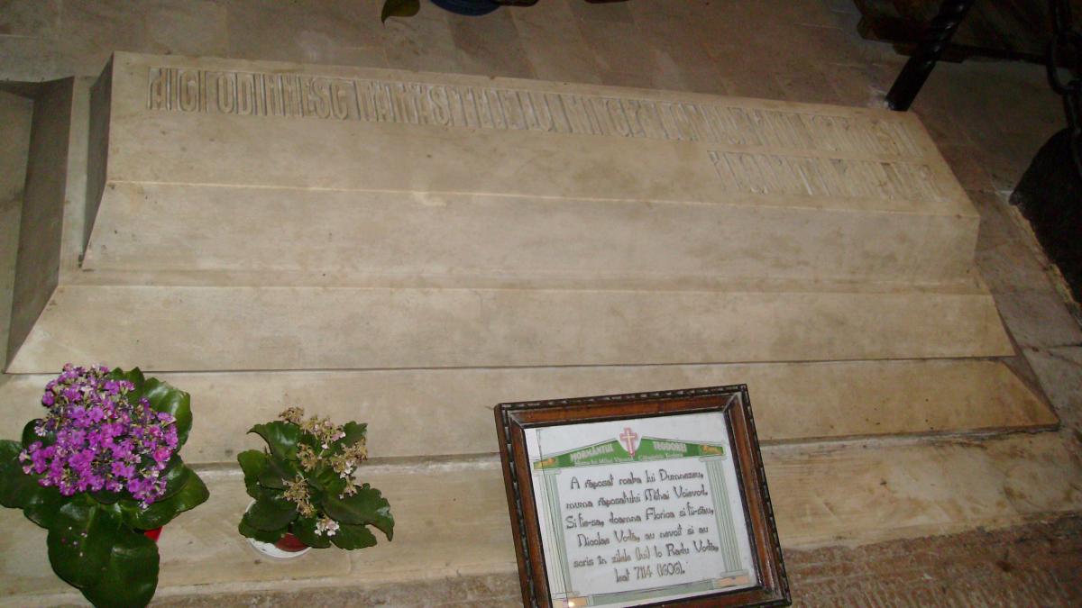 arheologii romani analizeaza adn ul din osemintele lui mircea cel batran ca sa afle daca domnitorul chiar se afla ingropat la cozia