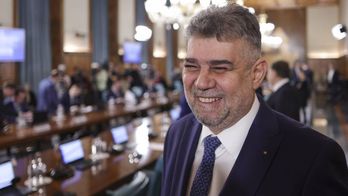 marcel ciolacu rade la sedinta de guvern