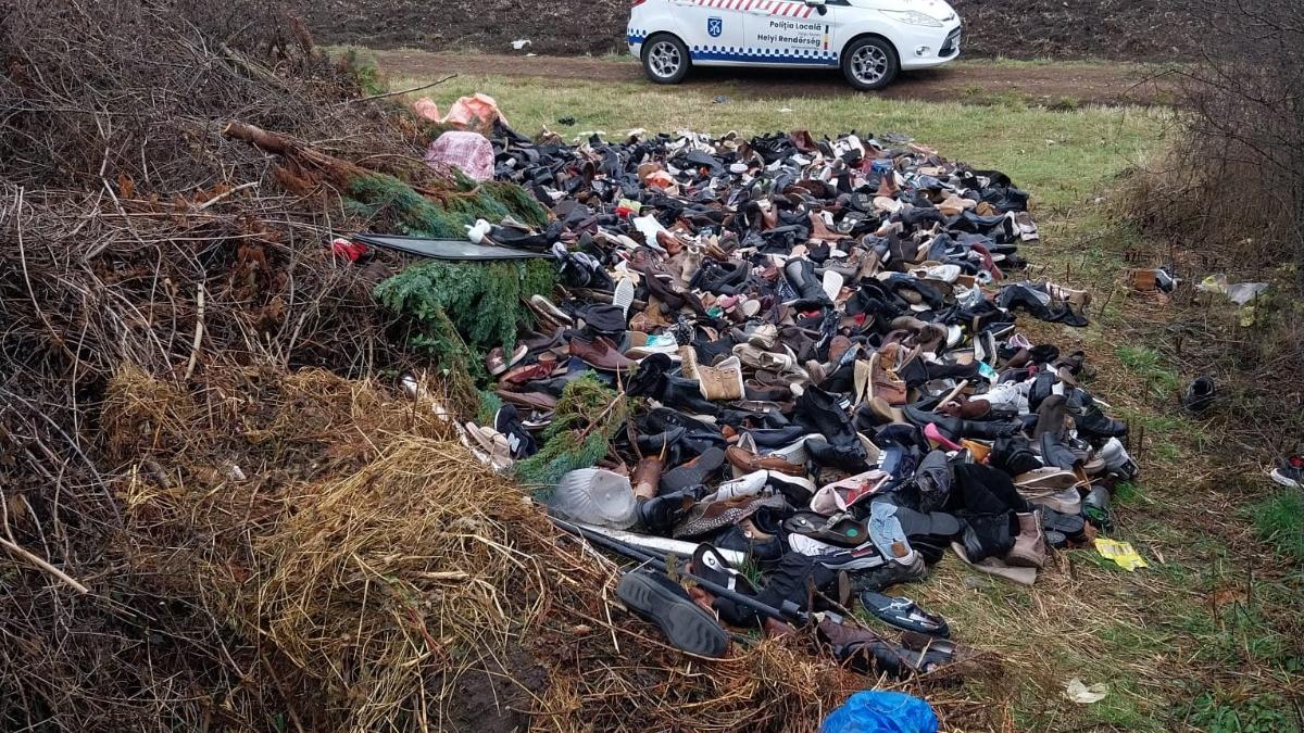 deseuri aruncate pe jos