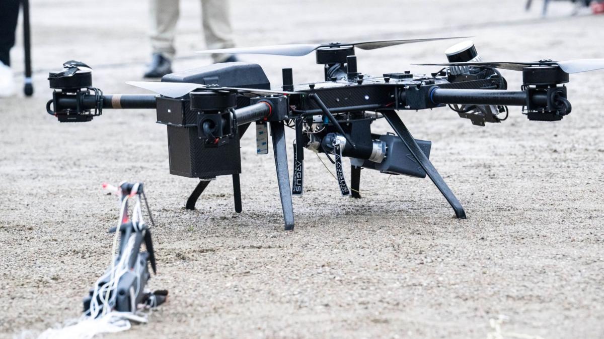 drona de supraveghere