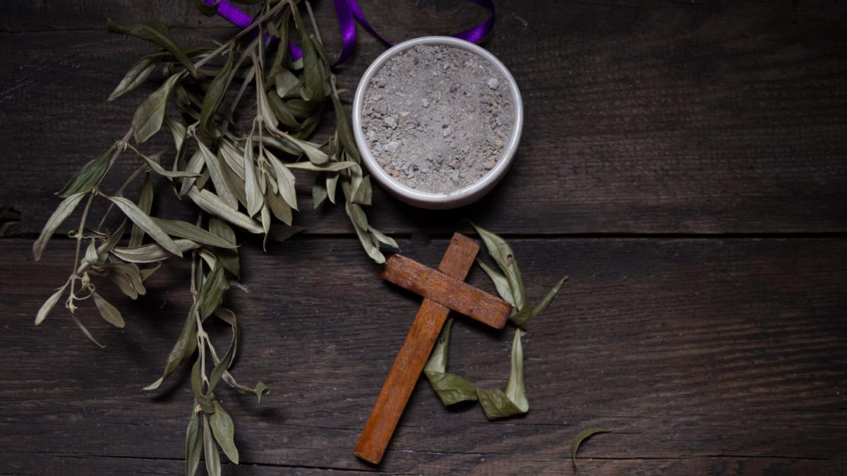 miecurea cenusii catolici cruce