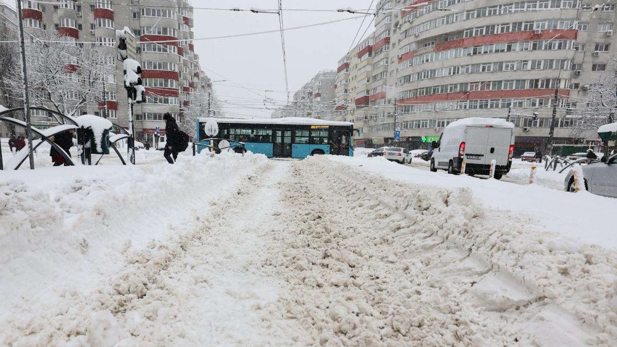 strazi zapada ninsori trafic bucuresti 18 februarie 2026