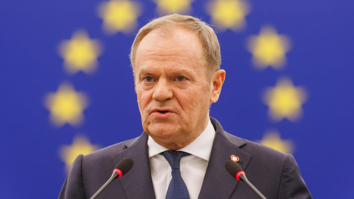 donald tusk le cere polonezilor sa paraseasca iranul imediat dupa ce s a aflat ca armata sua este pregatita de atac