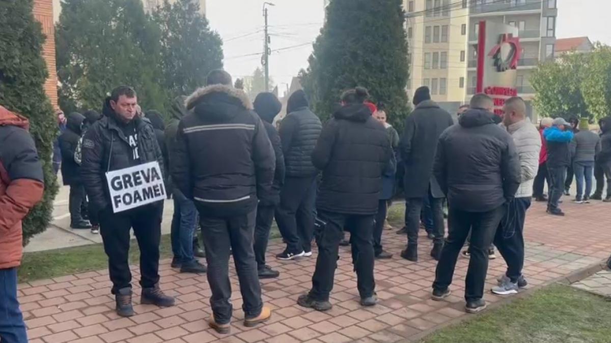 minerii vin la bucuresti si vor protesta patru ore in fata guvernului ei reclama probleme grave la complexul energetic oltenia