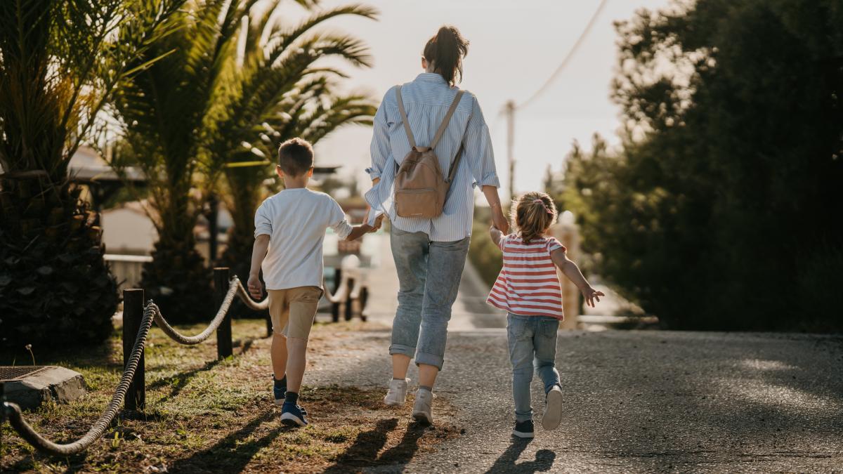 o bona a gresit scoala copiilor de care avea grija si a declansat o adevarata isterie in italia