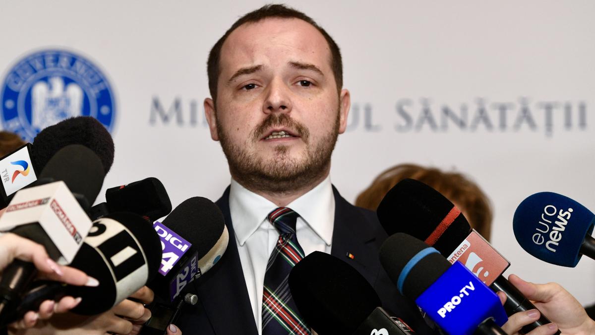 rogobete a gasit un medic de la elias care in timpul programului la stat s a filmat la spitalul privat unde lucreaza in paralel