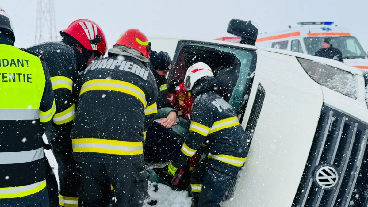 accident in giurgiu un microbuz cu 16 persoane s a rasturnat planul rosu a fost activat