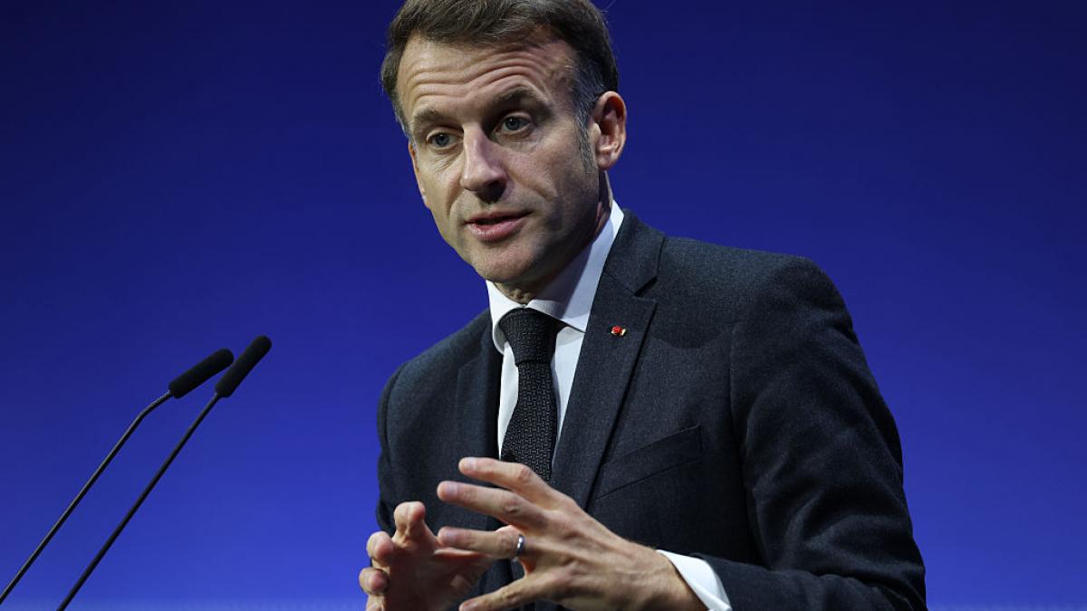 poza in care apare Emmanuel Macron, preşedintele Franţei