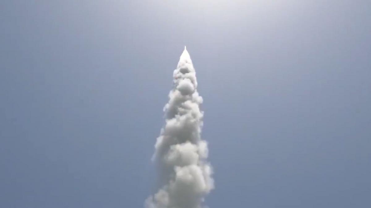 iranul si a testat noua racheta antiaeriana in stramtoarea ormuz inainte de ultimatumul lui trump ce tinte poate sa doboare