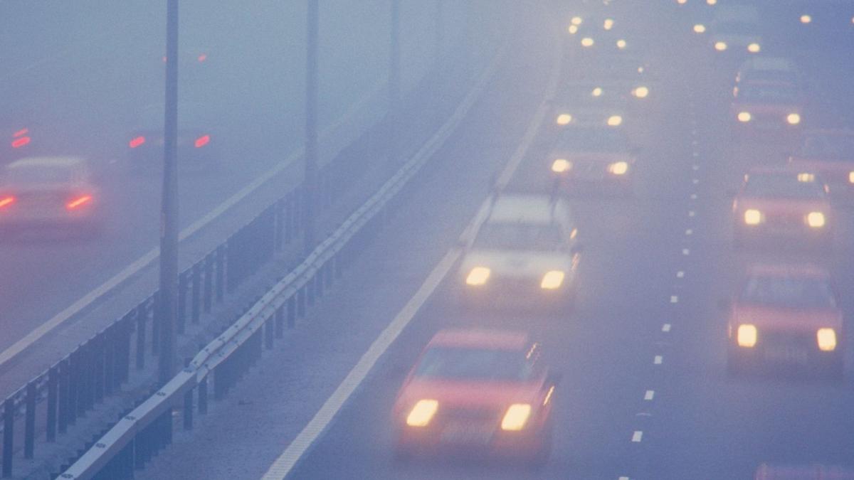 cod galben de ceata in bucuresti si in opt judete pana luni dimineata avertisment pentru soferi si pietoni