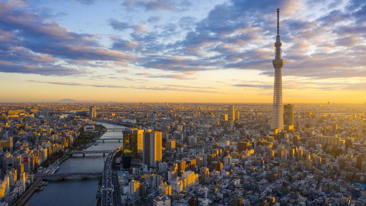 douazeci de turisti au ramas blocati peste 5 ore intr un lift in celebrul turn skytree din tokyo