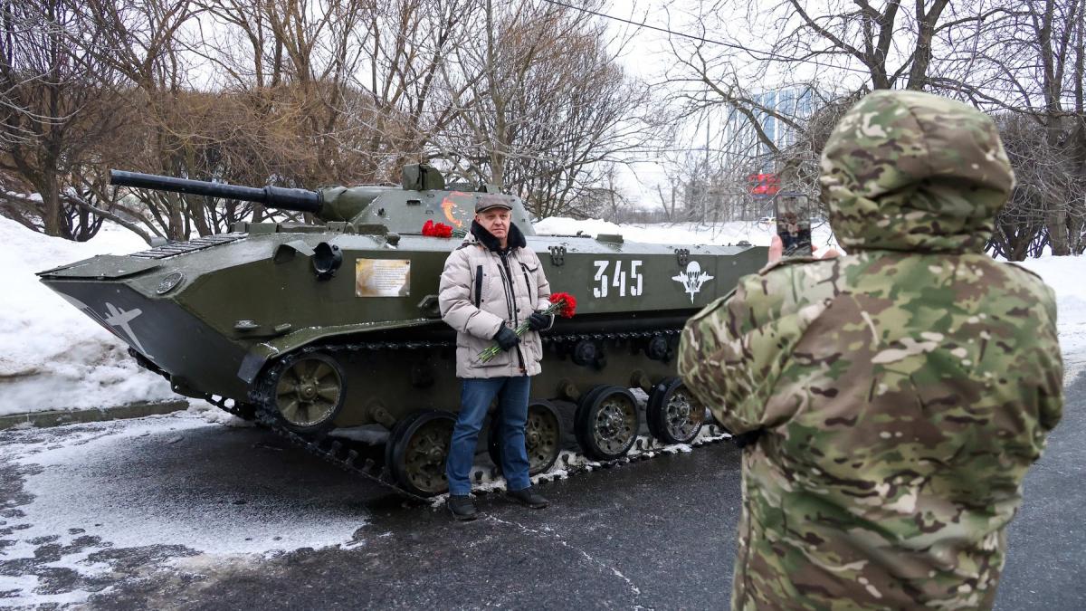 dupa patru ani de razboi in ucraina rusii de rand ii simt efectele mai mult ca niciodata nu sunt foarte sigura pentru ce luptam