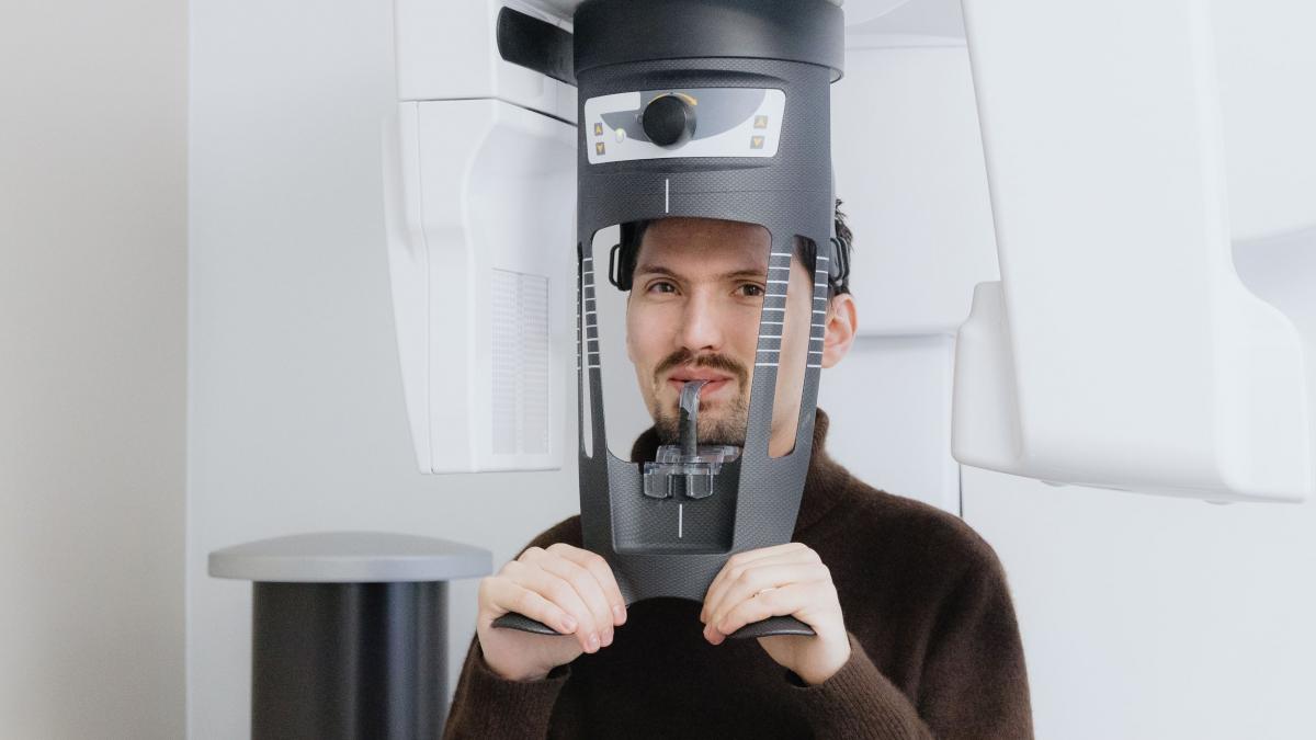 Implant dentar ce investigații sunt necesare